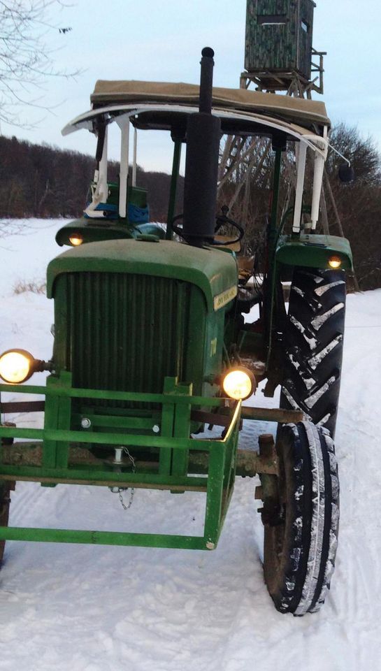 Tractor John Deere 710