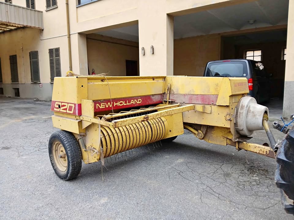 New Holland 920